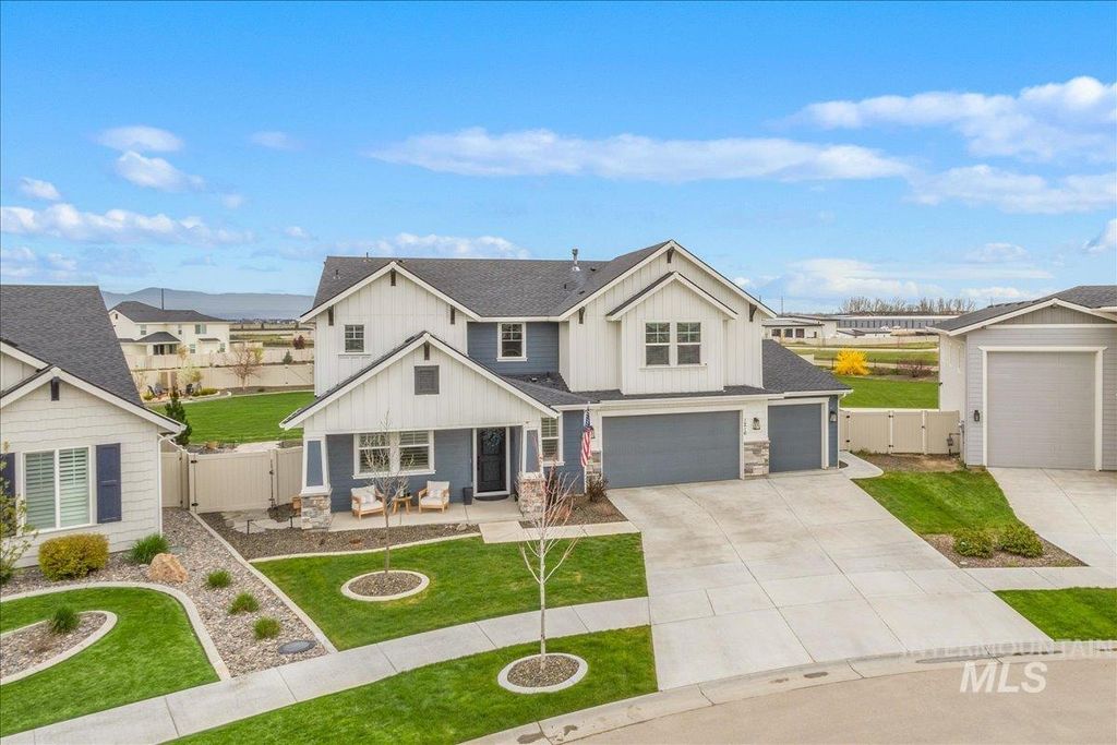 Photo of 1216 N Kenora Ave, Star, ID 83669 (MLS # 98980473)