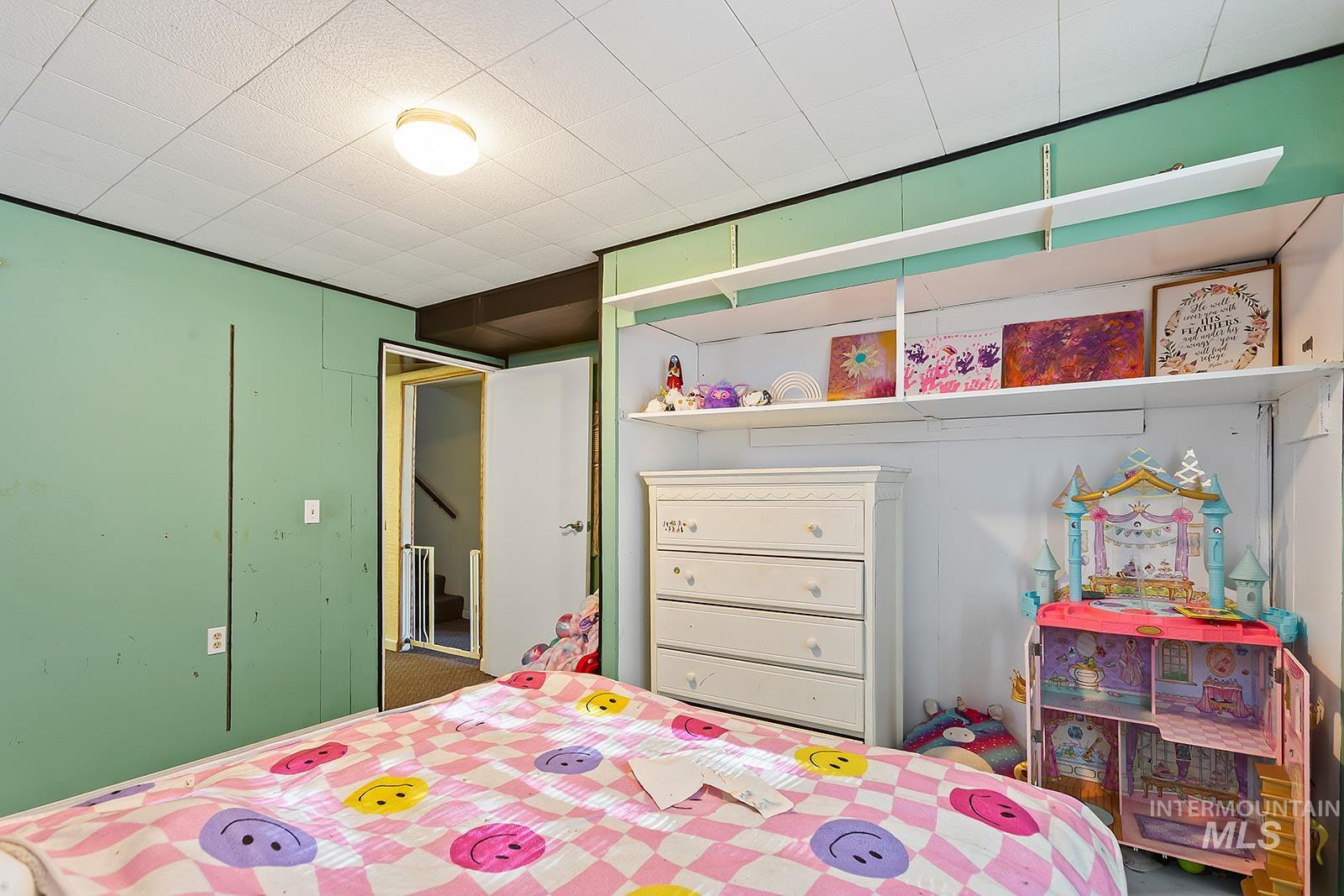 Bedroom with a closet