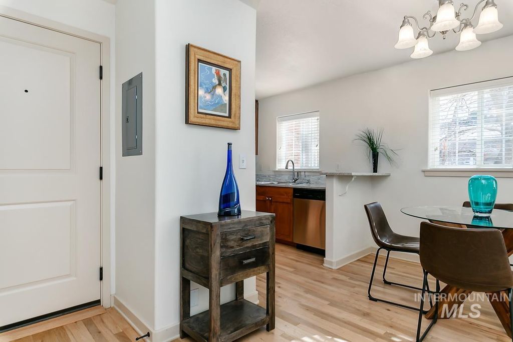 Photo of 418 W Village Ln, Boise, ID 83702 (MLS # 98985343)