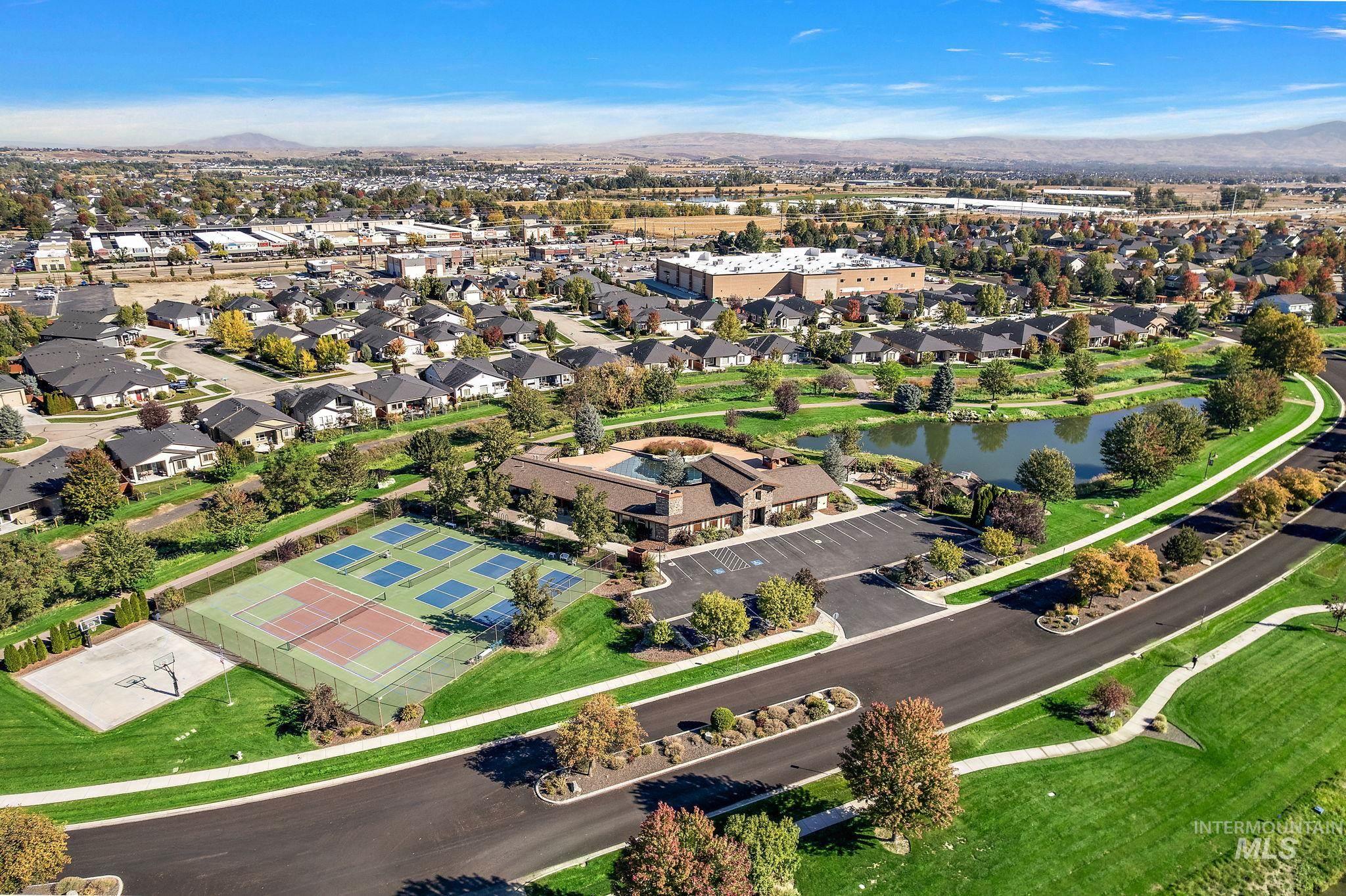 Community pool, clubhouse & sports courts