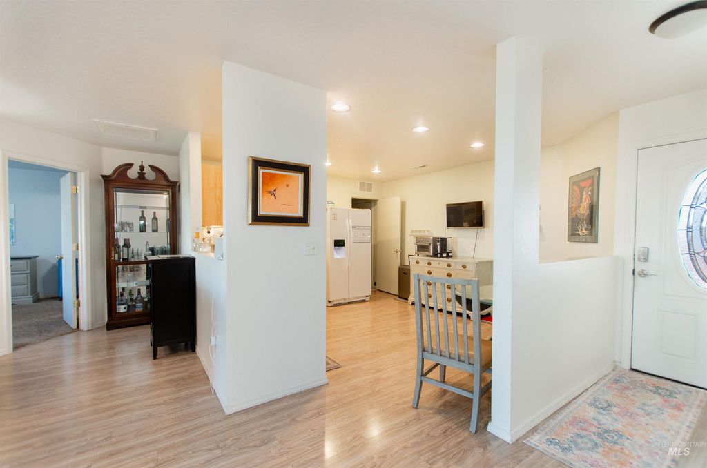 Photo of 16711 Abram Ave, Caldwell, ID 83607 (MLS # 98980516)