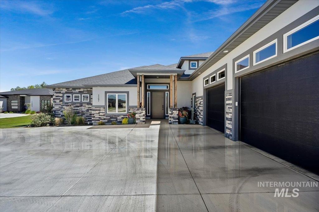 Photo of 1587 Clear Creek Loop, Twin Falls, ID 83301 (MLS # 98986522)