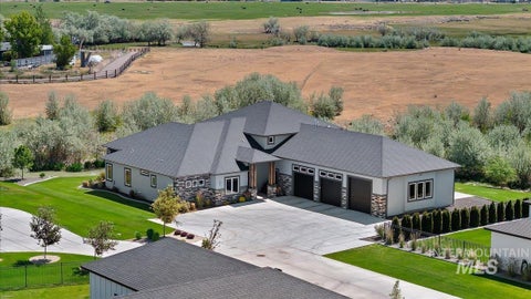 Photo of 1587 Clear Creek Loop, Twin Falls, ID 83301 (MLS # 98986522)