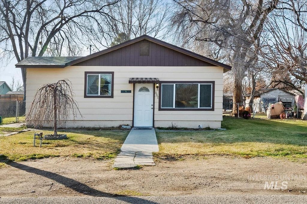 Photo of 351 E 3rd St, Kuna, ID 83634 (MLS # 98974072)