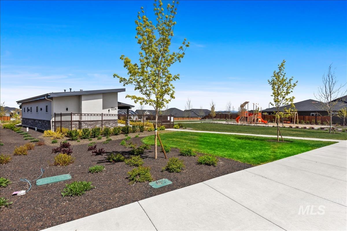 View of yard featuring a residential view