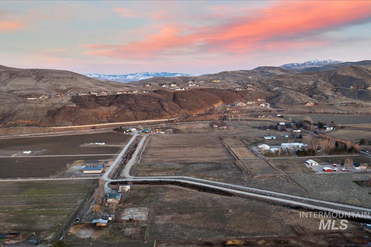 View of property location featuring a mountain backdrop