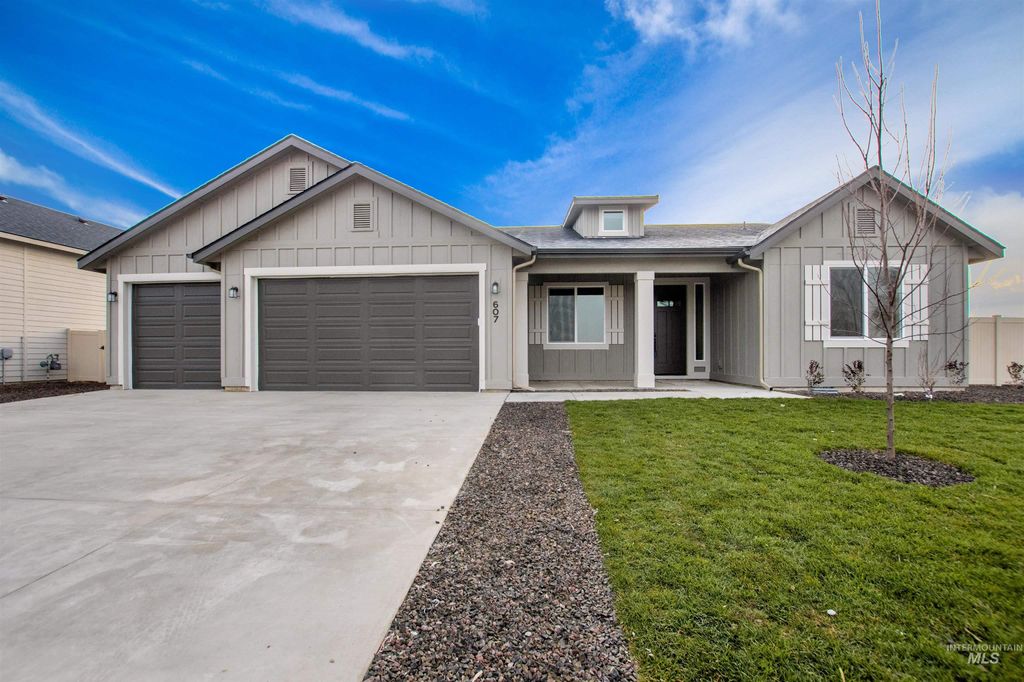 Photo of 607 Grand Harvest Avenue, New Plymouth, ID 83655 (MLS # 98982404)
