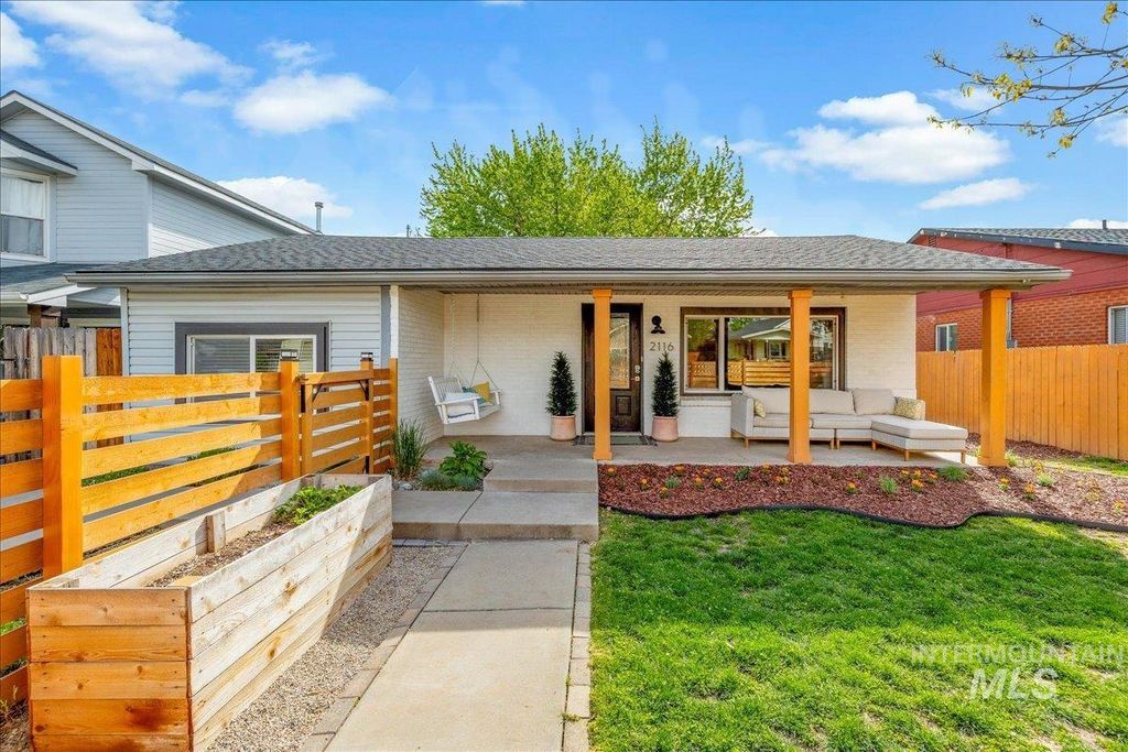 Photo of 2116 S Pacific St, Boise, ID 83705 (MLS # 98984328)