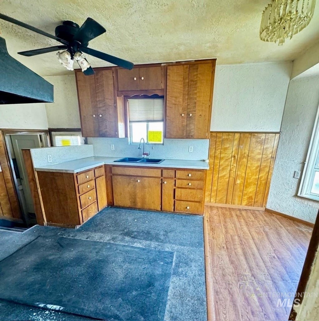 Photo of 1102 E Denver St, Caldwell, ID 83605 (MLS # 98997051)