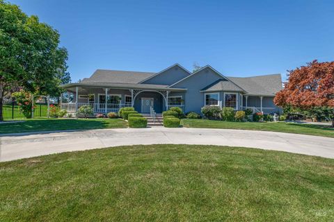 Photo of 556 Bayhill Drive, Nampa, ID 83686 (MLS # 98958110)