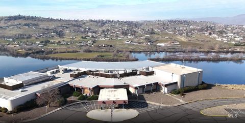 Photo of 3444 Country Club Dr, Lewiston, ID 83501 (MLS # 98872308)