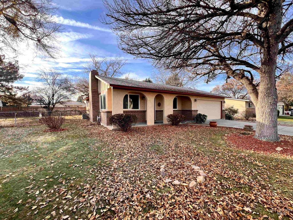 Photo of 9985 W. Canterbury Dr, Boise, ID 83704 (MLS # 98969105)