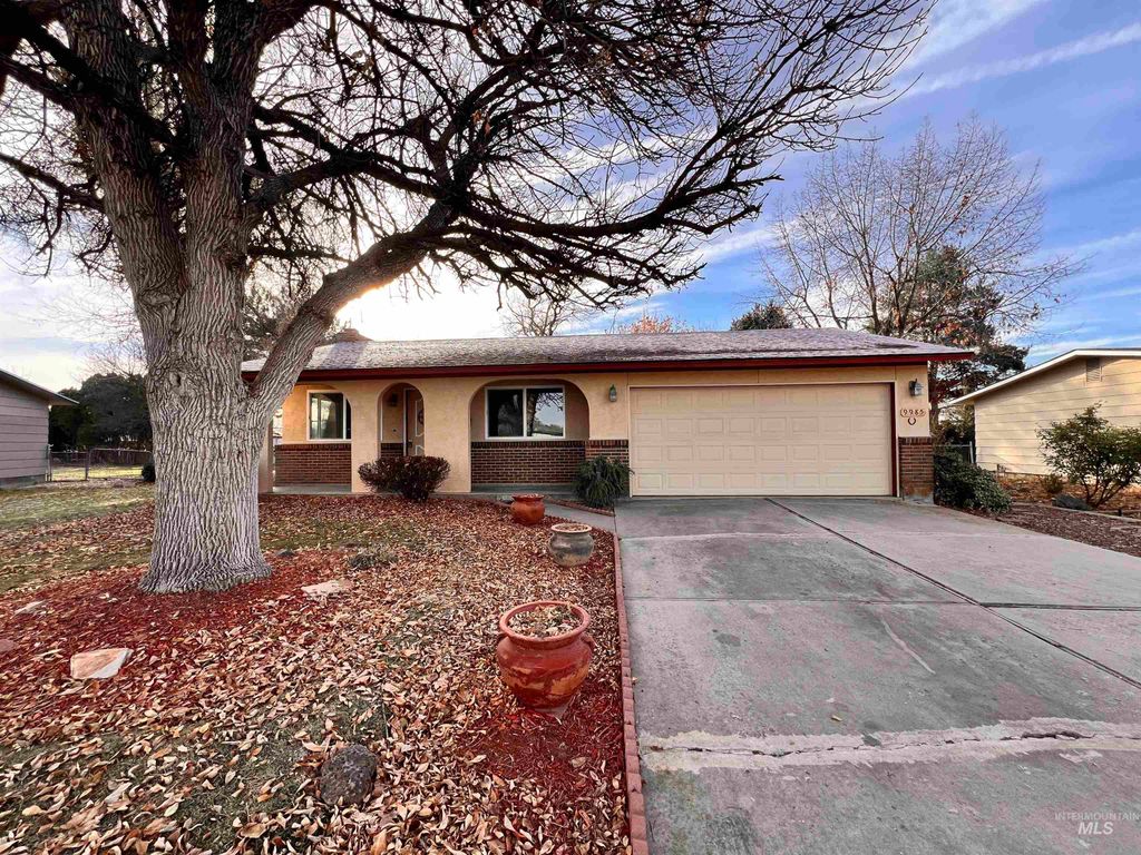 Photo of 9985 W. Canterbury Dr, Boise, ID 83704 (MLS # 98969105)