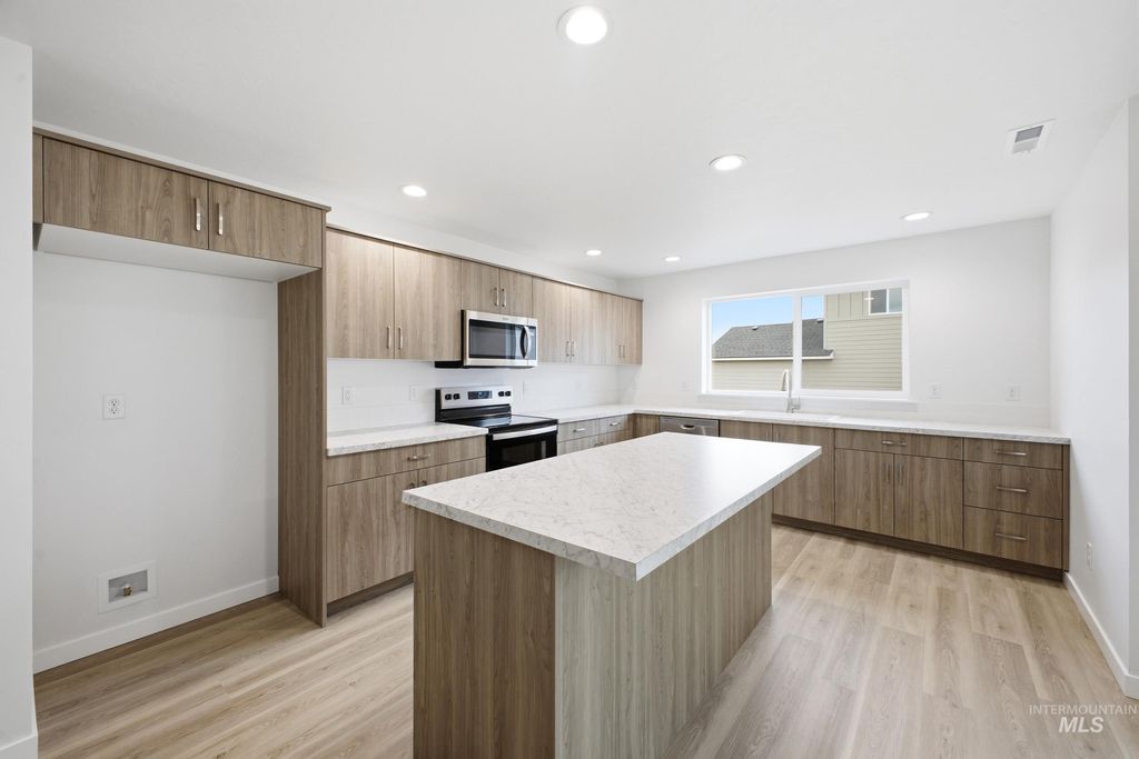 Photo of 13724 Judson St, Caldwell, ID 83607 (MLS # 98978070)