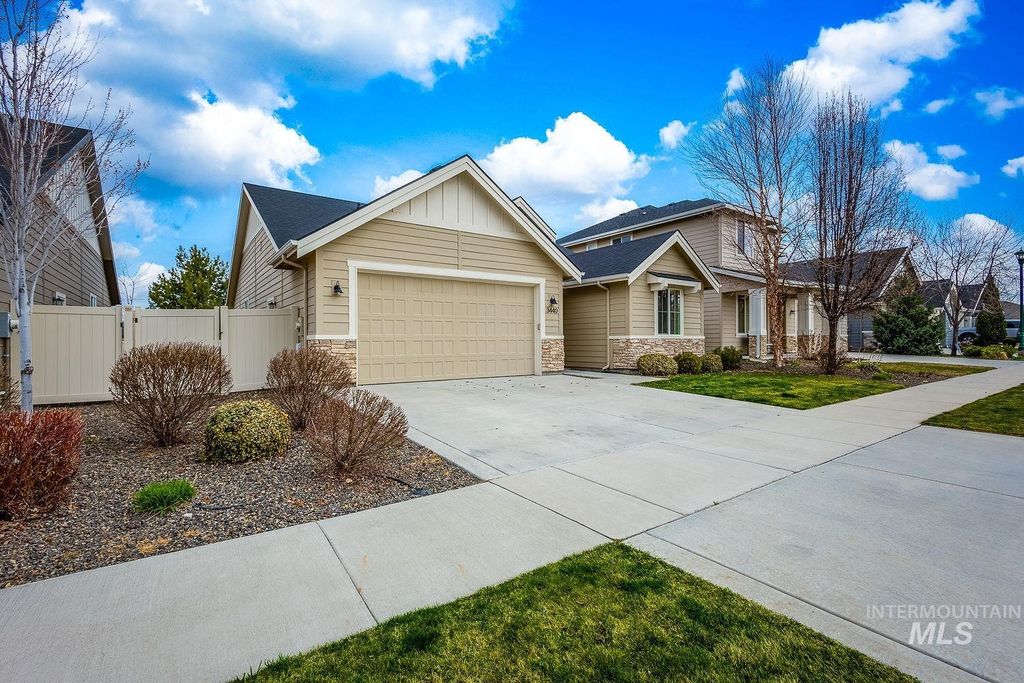 Photo of 3440 E Girdner Dr, Meridian, ID 83642 (MLS # 98979113)