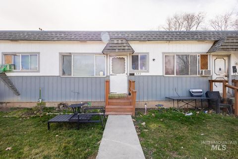 Photo of 316 Fillmore St, Caldwell, ID 83605 (MLS # 98977955)