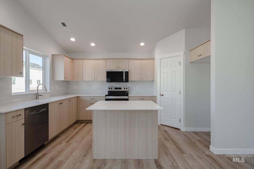 Photo of 9108 W Camellia St, Nampa, ID 83687 (MLS # 98964545)