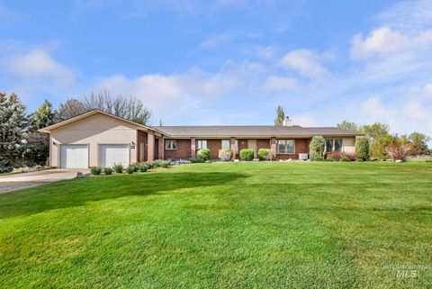 Photo of 22 Horseshoe Cir, Jerome, ID 83338 (MLS # 98981894)