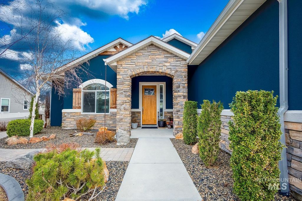 Photo of 3866 W Daphne St, Meridian, ID 83646 (MLS # 98977938)