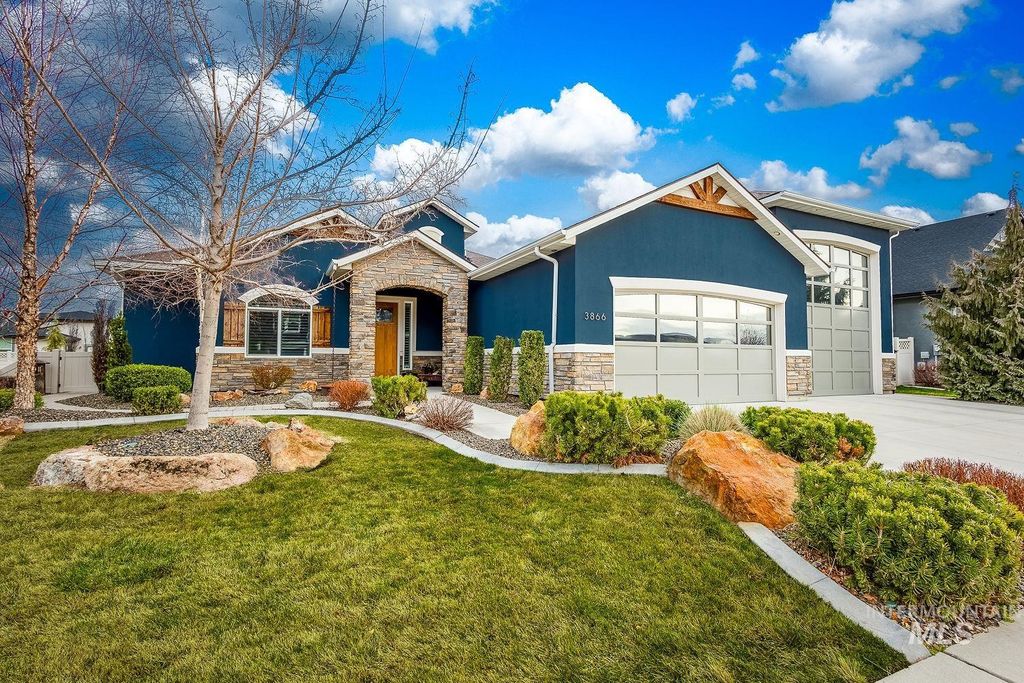 Photo of 3866 W Daphne St, Meridian, ID 83646 (MLS # 98977938)