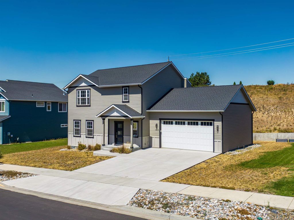 Photo of 1518 Lanny Dr, Moscow, ID 83843 (MLS # 98957792)