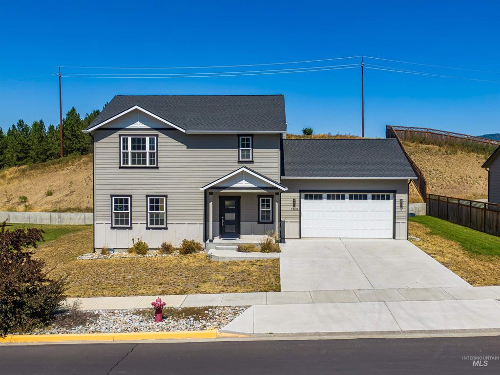 Photo of 1518 Lanny Dr, Moscow, ID 83843 (MLS # 98957792)