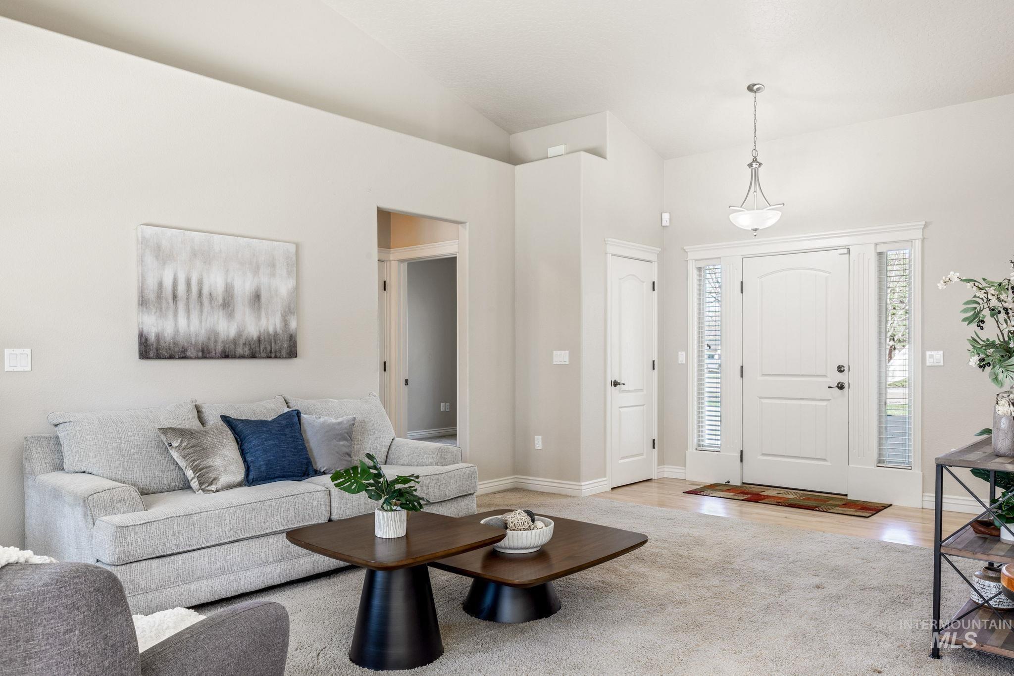 201 E Mikyl Ridge Loop