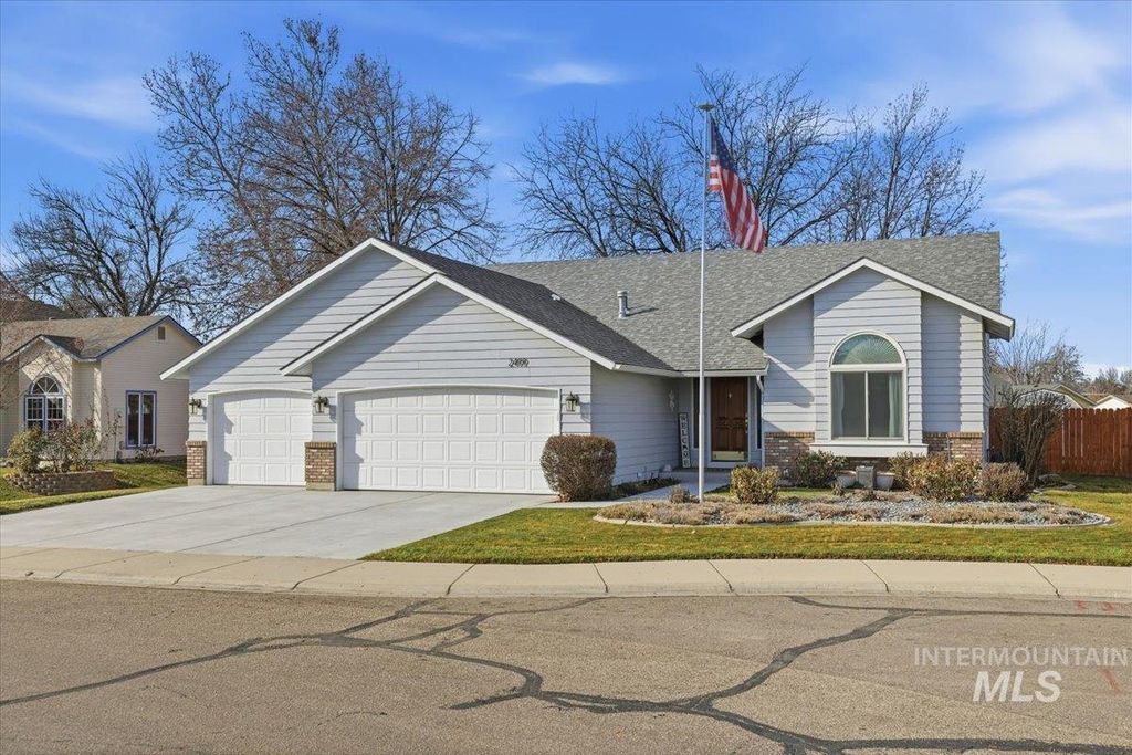 Photo of 2499 N Lark Ave, Meridian, ID 83646 (MLS # 98974690)