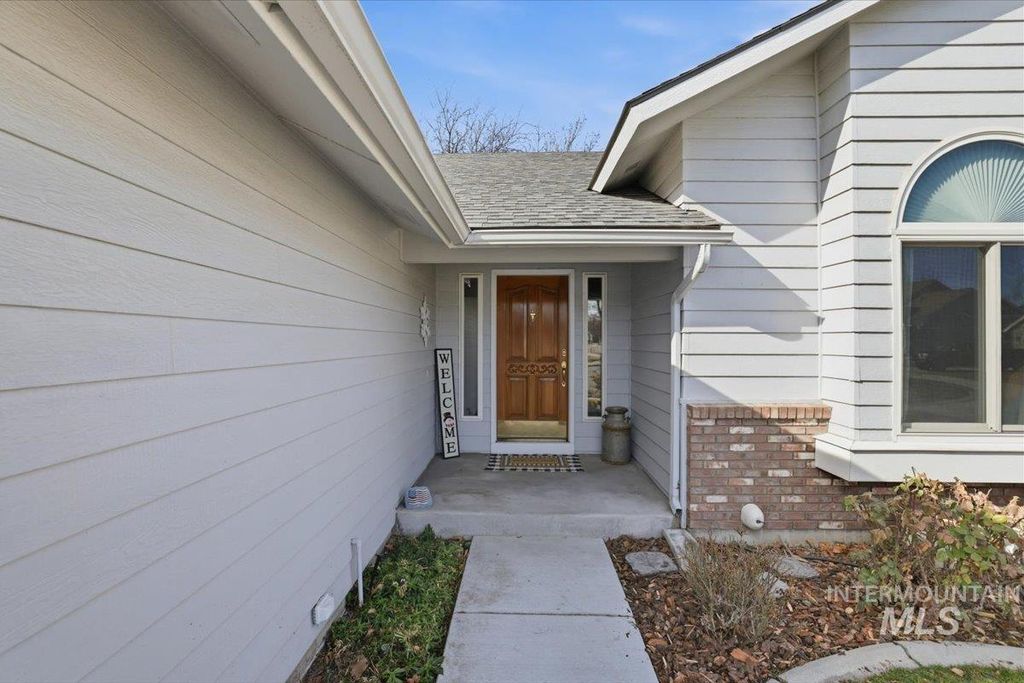 Photo of 2499 N Lark Ave, Meridian, ID 83646 (MLS # 98974690)