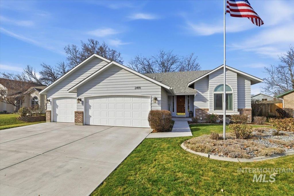 Photo of 2499 N Lark Ave, Meridian, ID 83646 (MLS # 98974690)