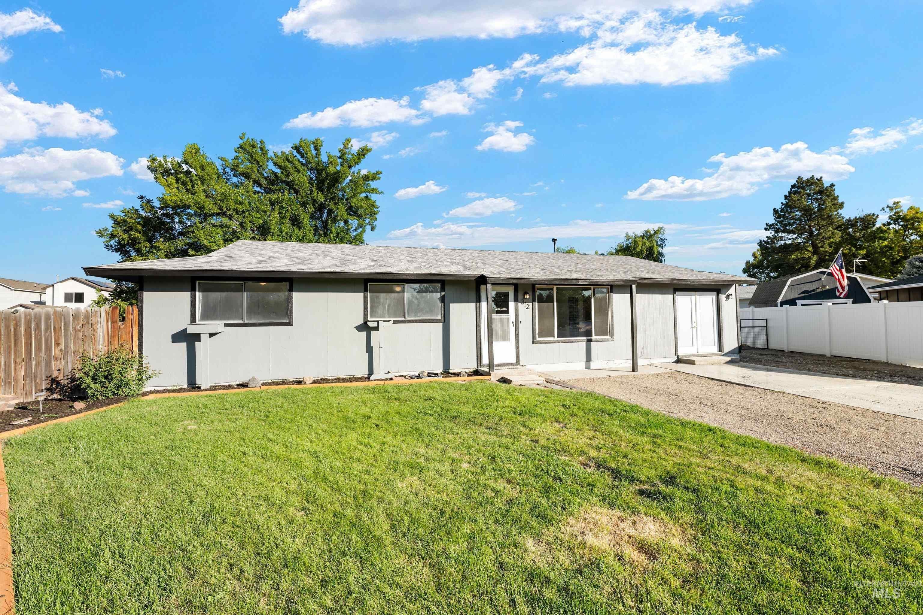 312 Carol Pl