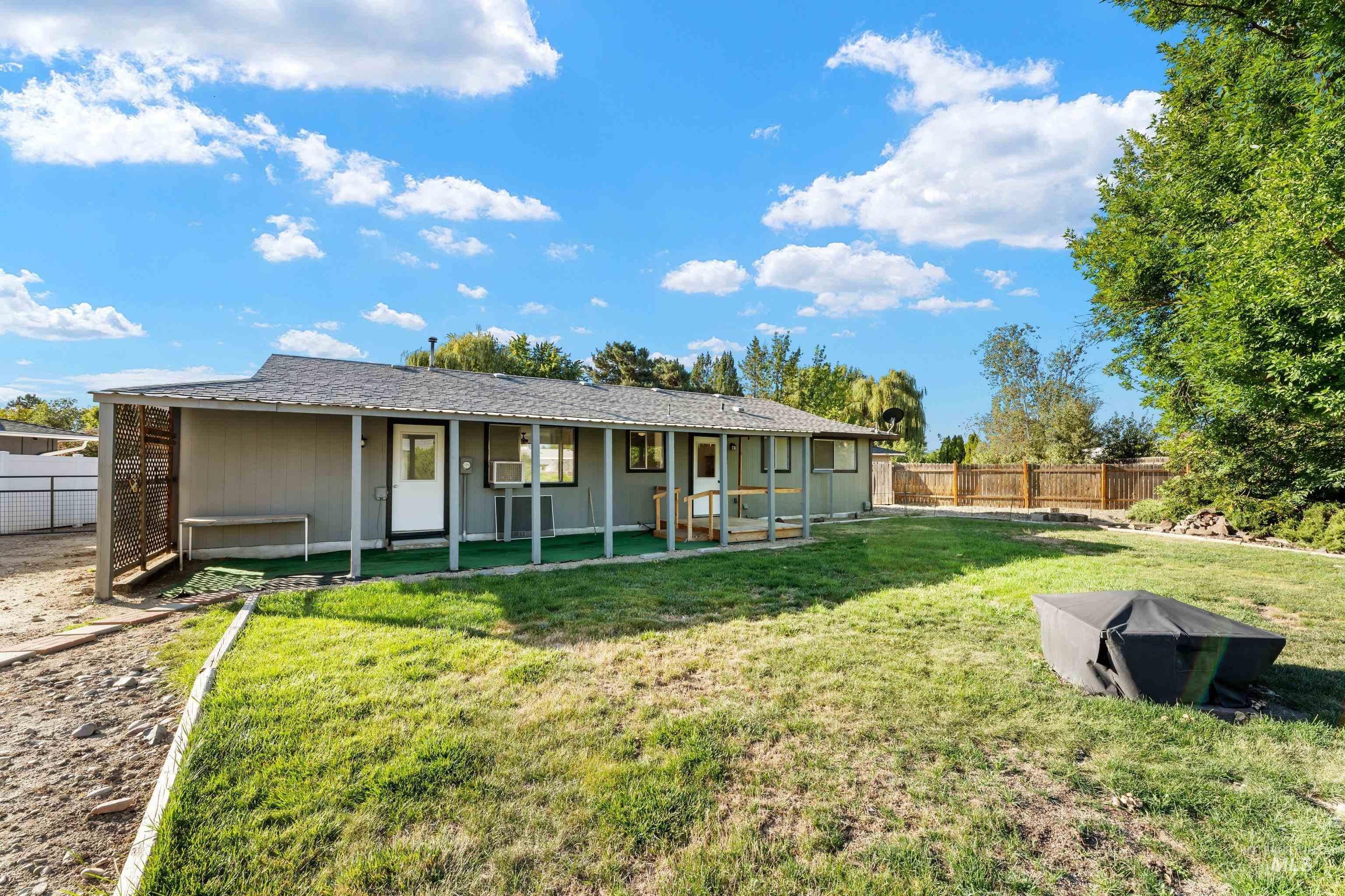 312 Carol Pl