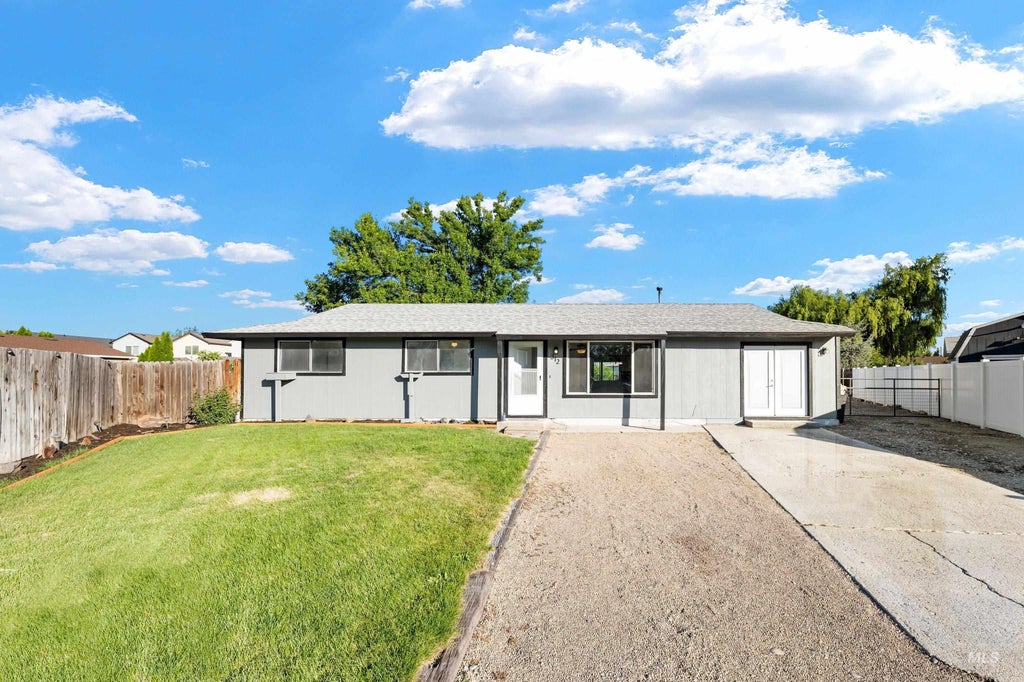 Photo of 312 Carol Pl, Middleton, ID 83644 (MLS # 99001058)