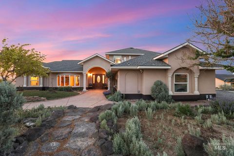 Photo of 1752 E 4550 N, Buhl, ID 83316 (MLS # 98985051)
