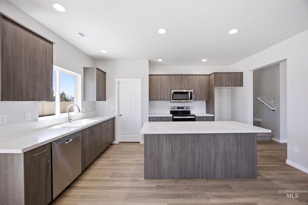 Photo of 2407 W Fallon Lp, Nampa, ID 83651 (MLS # 98991880)