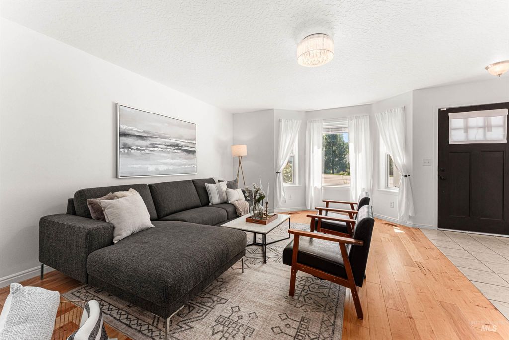 Photo of 728 N Apricot Pl, Nampa, ID 83687 (MLS # 98969589)