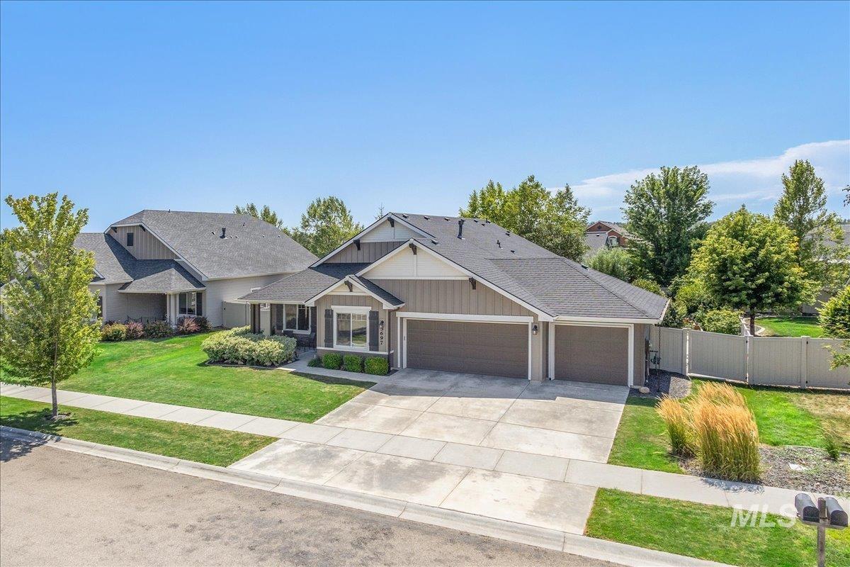 5697 W Combermere Dr