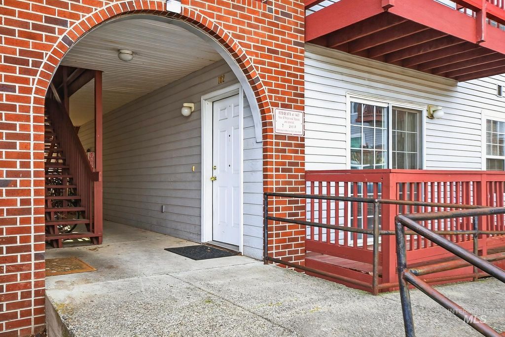 Photo of 1487 Northwood Dr #102, Moscow, ID 83843 (MLS # 98971768)