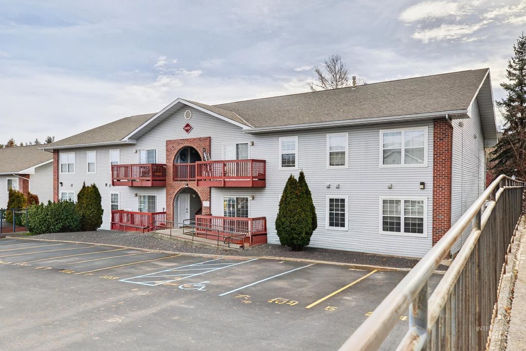 Photo of 1487 Northwood Dr #102, Moscow, ID 83843 (MLS # 98971768)