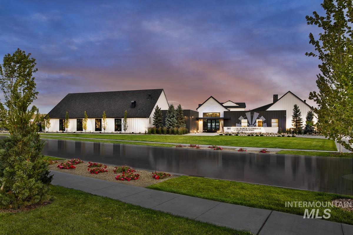 View of front of house featuring a front yard