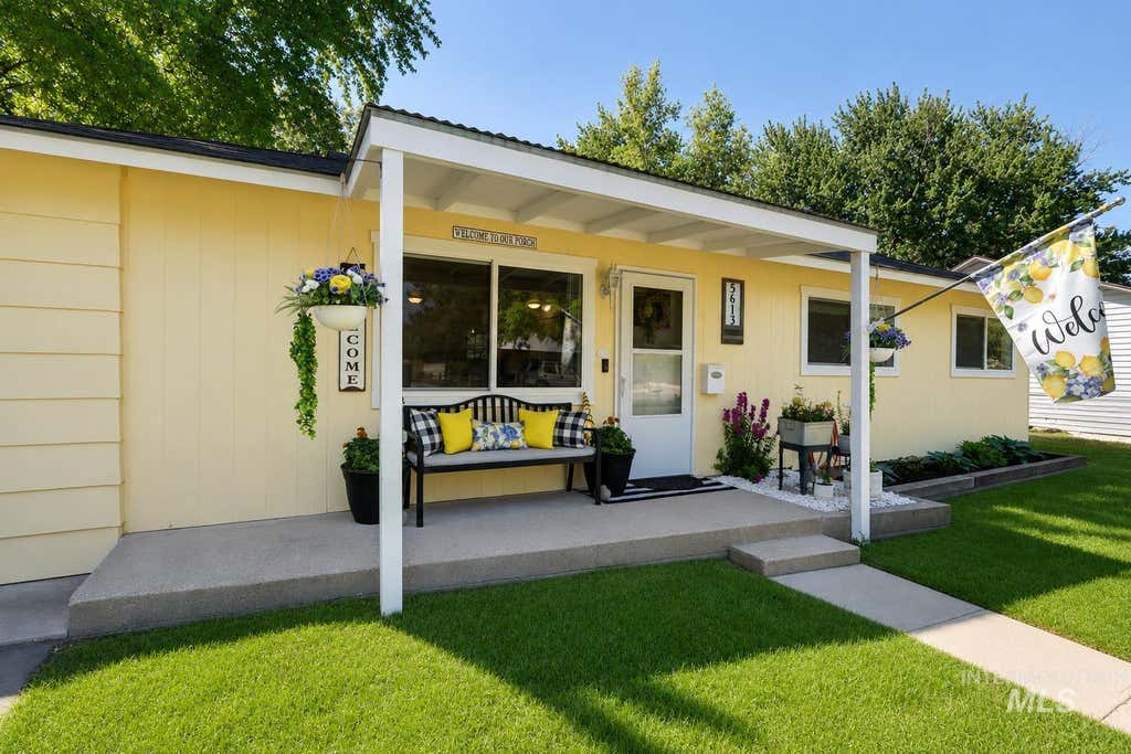 Photo of 5613 W Kootenai St, Boise, ID 83705 (MLS # 98989434)