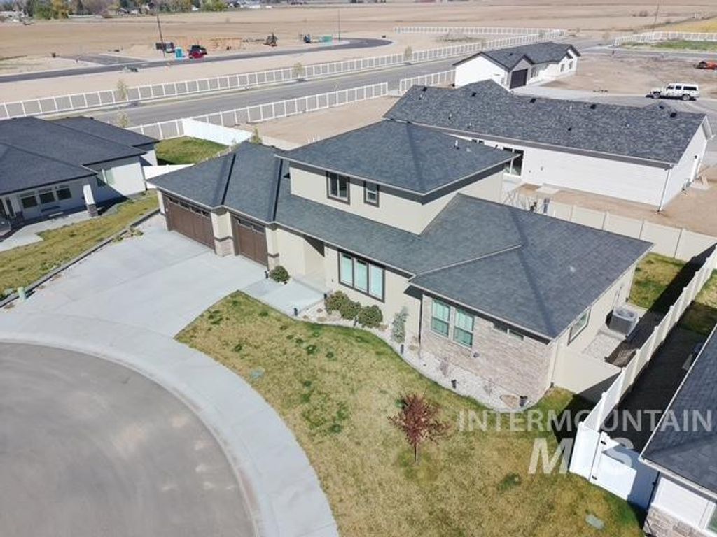 Photo of 582 Pisces Ct, Twin Falls, ID 83301 (MLS # 98980785)