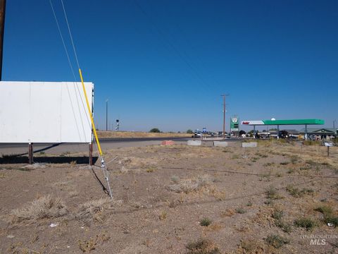 Photo of 960 Sunset Strip, Mountain Home, ID 83647 (MLS # 98962534)