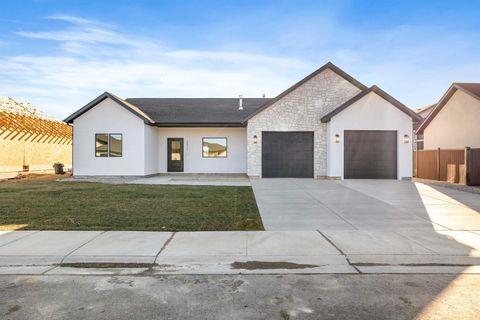 Photo of 2312 Cattail Dr, Twin Falls, ID 83301 (MLS # 98970067)