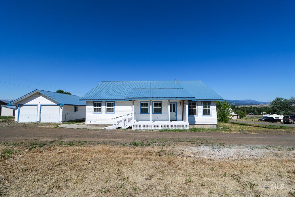 Photo of 605 California Ave, Council, ID 83612 (MLS # 98988147)