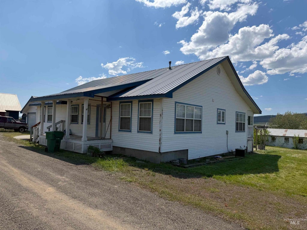Photo of 605 California Ave, Council, ID 83612 (MLS # 98988147)