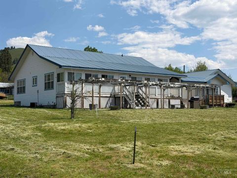 Photo of 605 California Ave, Council, ID 83612 (MLS # 98988147)