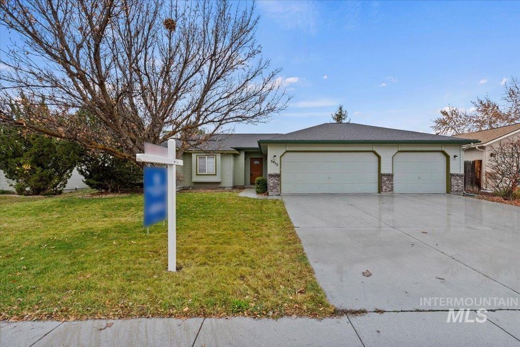 Photo of 5455 S Yarrow Pl, Boise, ID 83716 (MLS # 98967704)