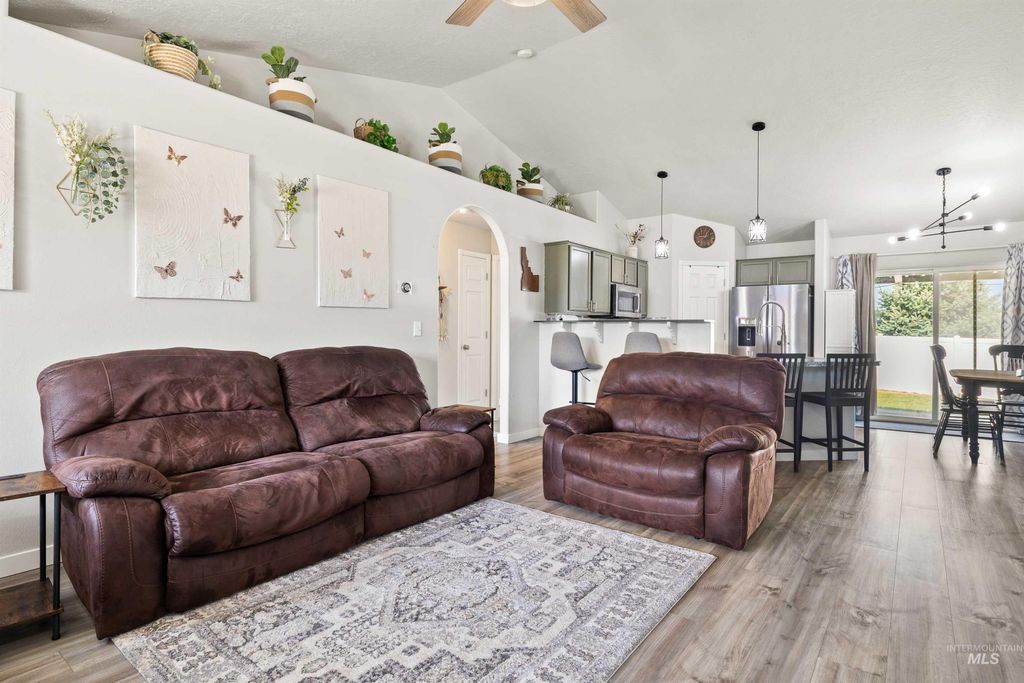 Photo of 430 Silver Pheasant Ave, Twin Falls, ID 83301 (MLS # 98981335)