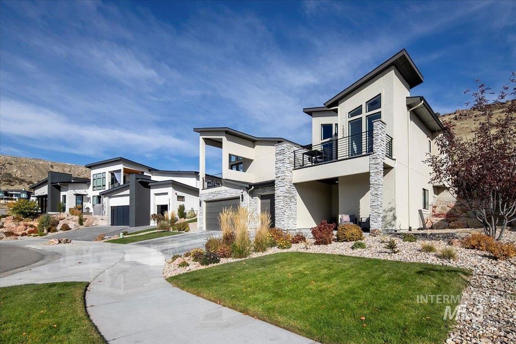 Photo of 1544 S Trent Point Way, Boise, ID 83712 (MLS # 98967894)